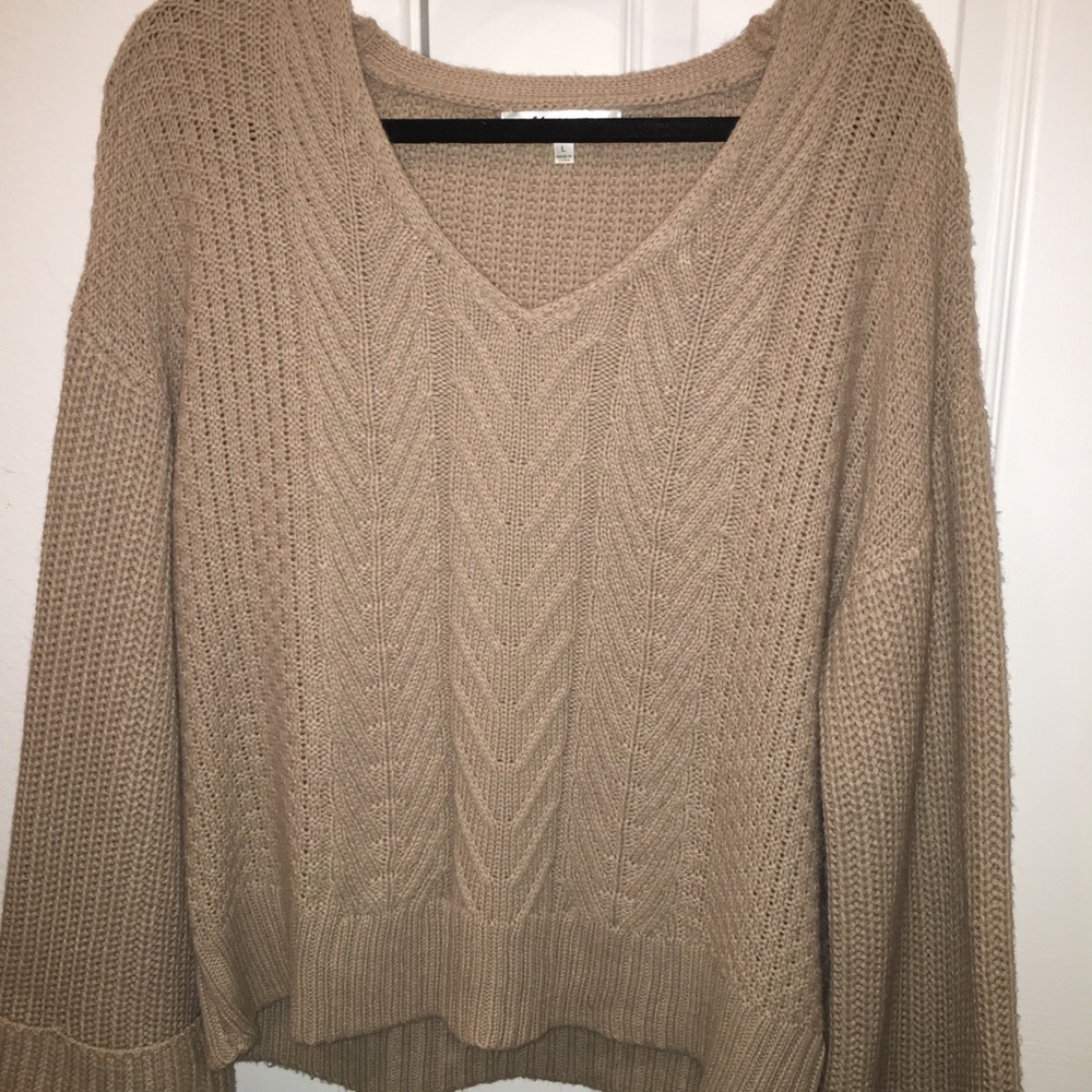 Never worn, OVERSIZED, Beige Bell-Sleeved Sweater